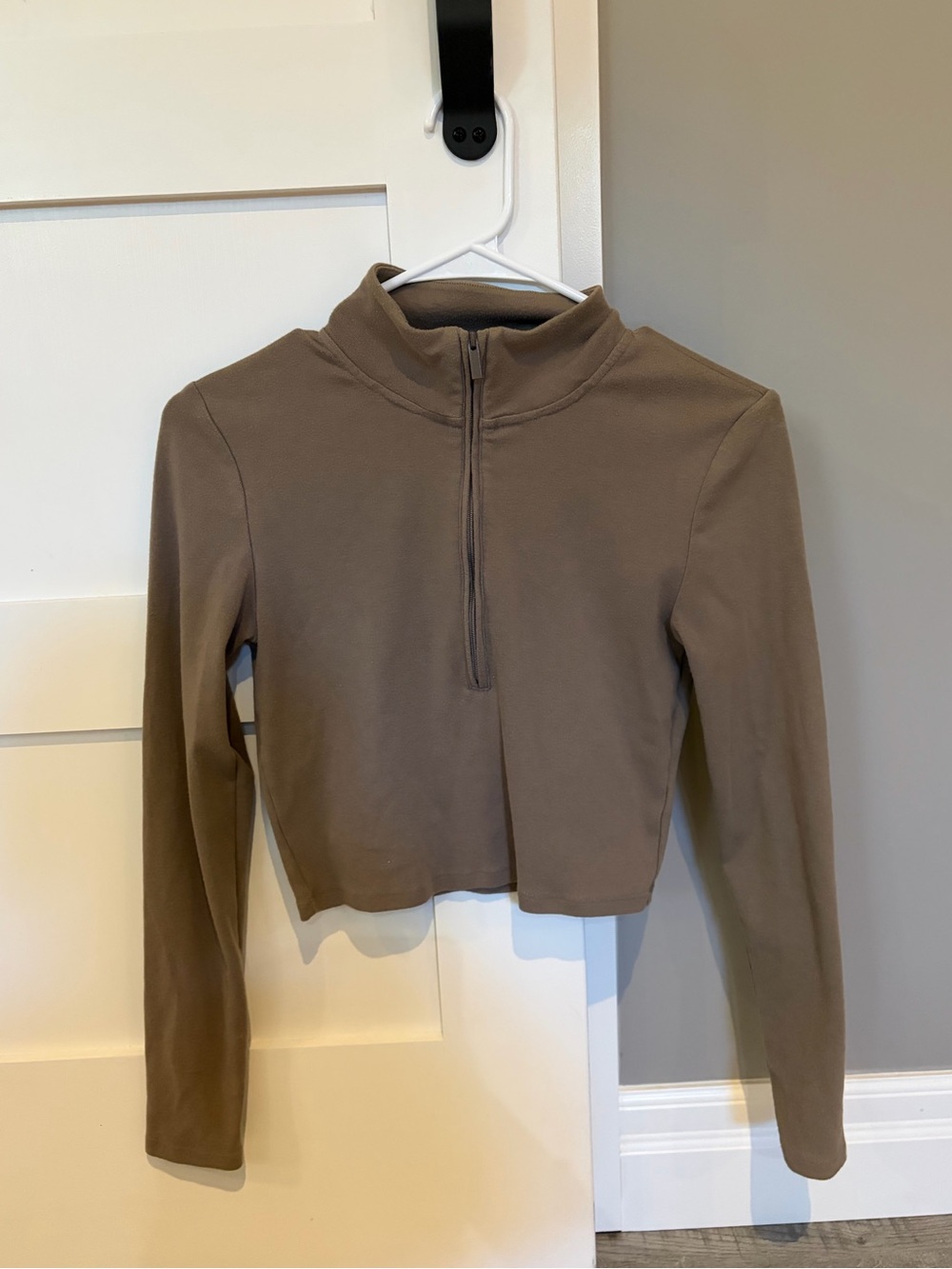 Aritzia Sunday Best Cropped Quarter Zip Sweater